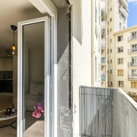 ホテル Le Mila ¶ Centre ¶ Confort ¶ Tram ¶ Climatisation グルノーブル