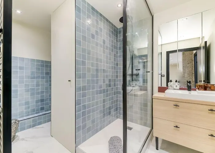 Le Mila ¶ Centre ¶ Confort ¶ Tram ¶ Climatisation ホテル グルノーブル