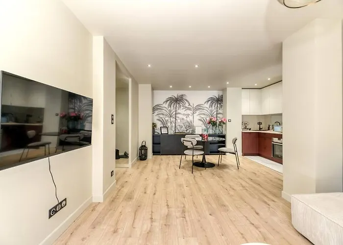 Le Mila ¶ Centre ¶ Confort ¶ Tram ¶ Climatisation ホテル グルノーブル